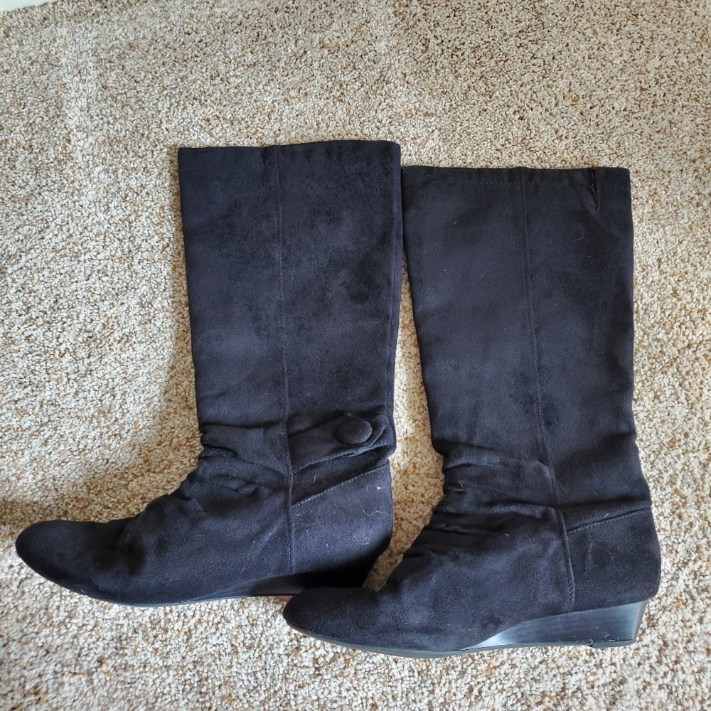 Black suede wedge boots